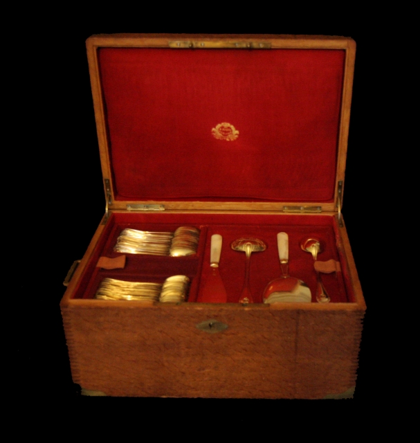 aucoc950minerva1louisxvivermeilsterlingsilver19thcenturyfrench166pcflatwaresetwithstoragechest-chest-1012