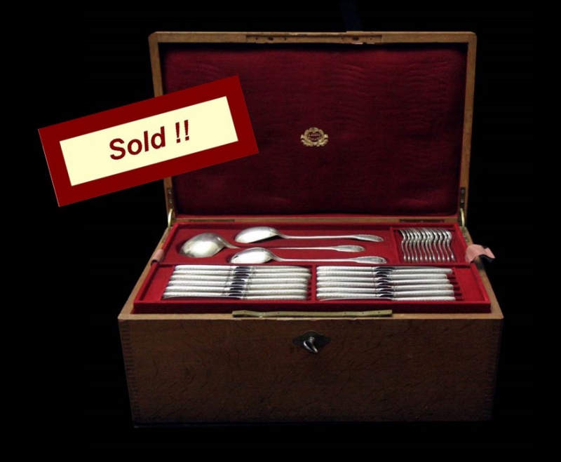 sold-auicoc217pcflatwareset